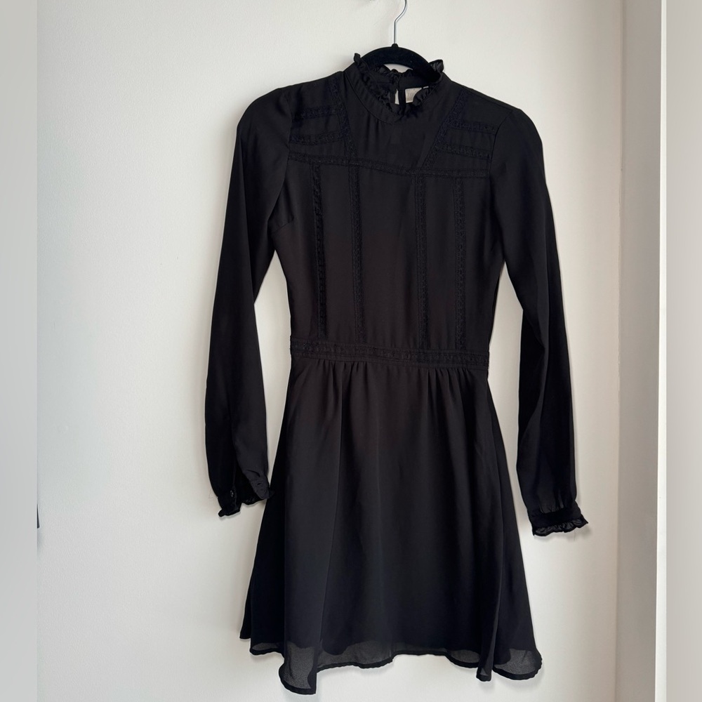 ⚠️deal! Simon’s Black Long-Sleeve Ruffle Neck A-Line Dress - XS